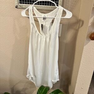 𝅺BELLA B white tank top
